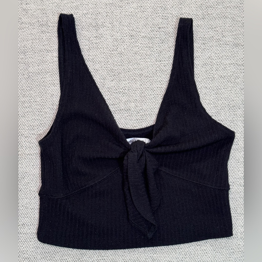 Abercrombie & Fitch Black Cropped Tank, with knot detail.